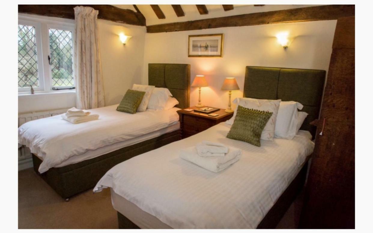 The Old Farmhouse Windsor Extérieur photo