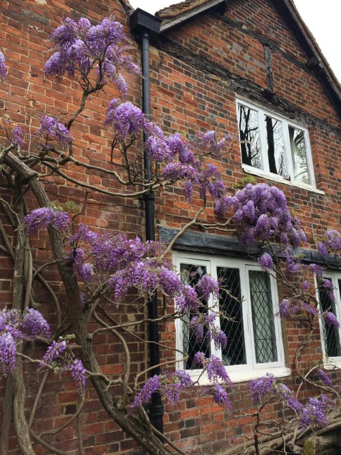 The Old Farmhouse Windsor Extérieur photo